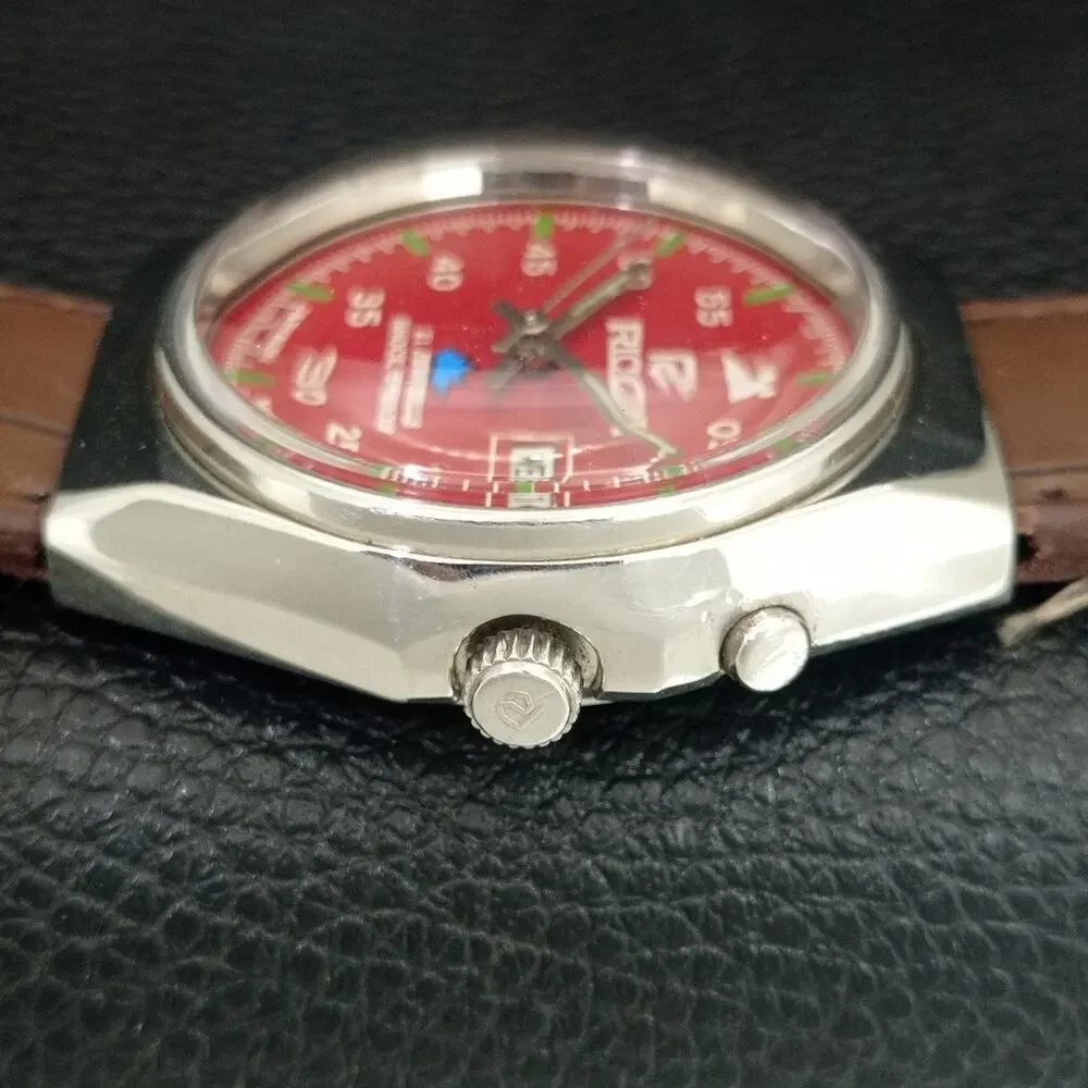 Vintage 1971 Ricoh Automatic Mens Silver Watch W/daydate & Red accents
